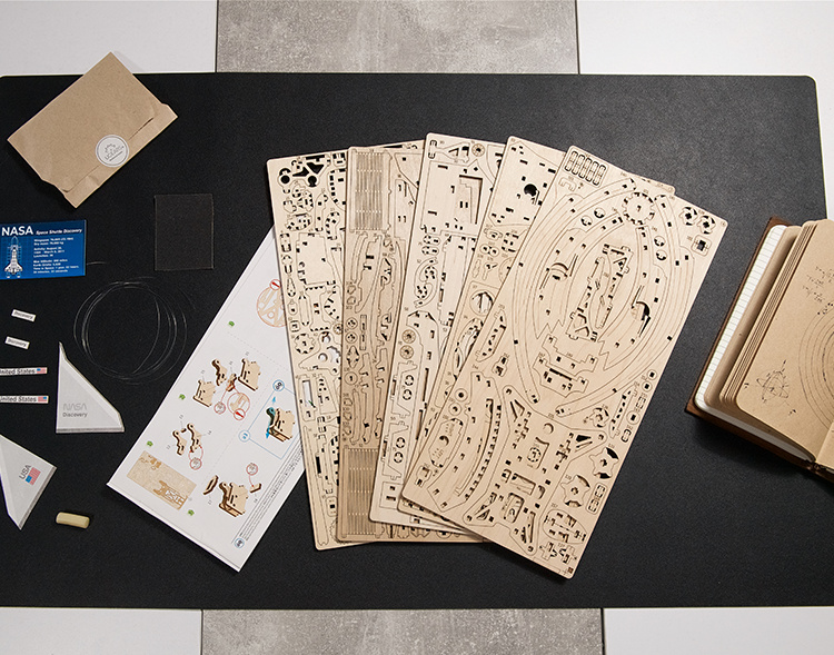 Ugears NASA Space Shuttle Discovery