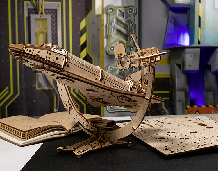 Ugears NASA Space Shuttle Discovery