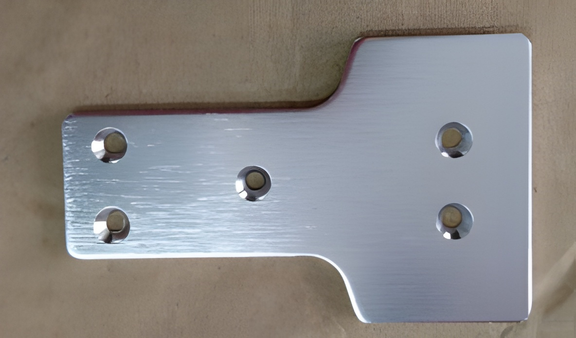 Hasplåt Aluminium Fram