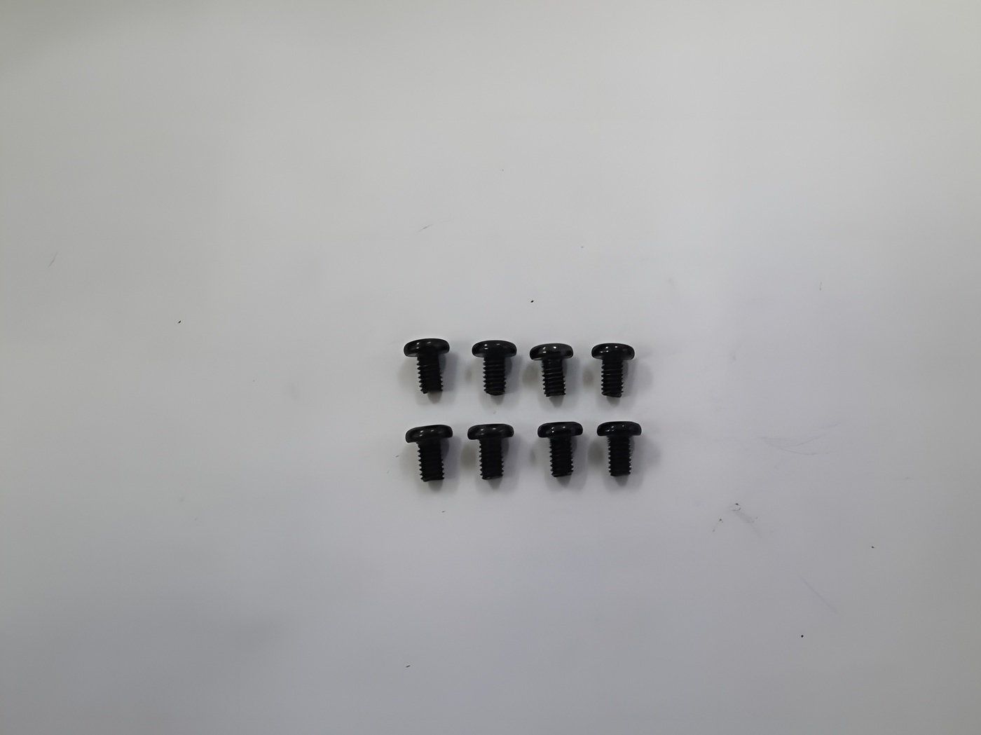 Hex Skruv M2.5x4mm (8)