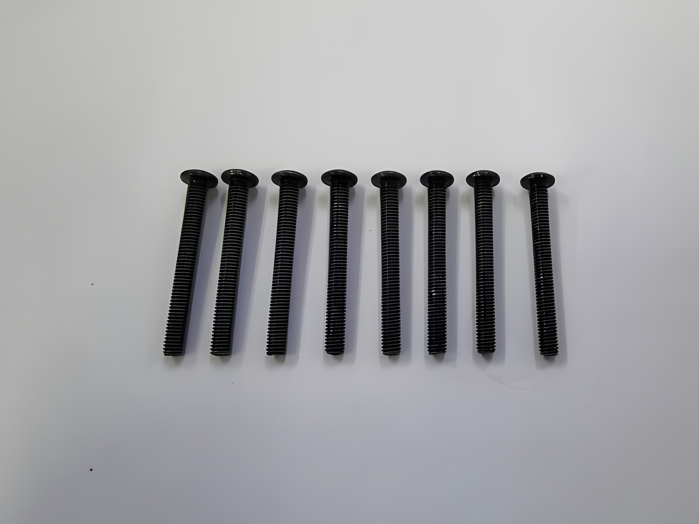 Hex Skruv M3x27mm (8)