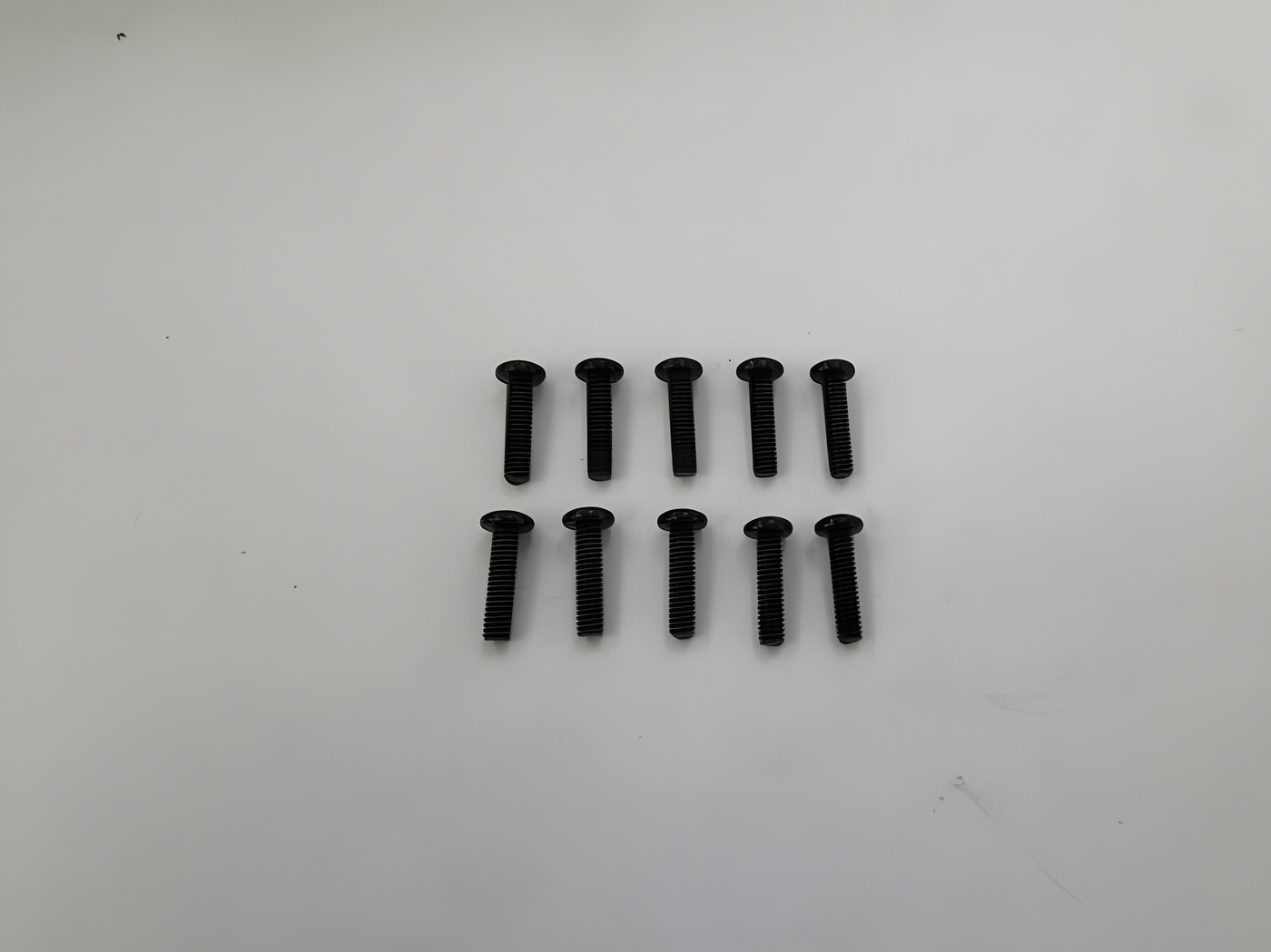 Hex Skruv M2.5x8mm (10)
