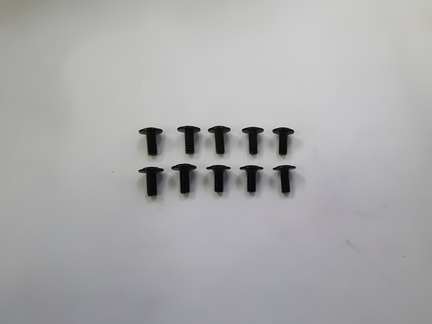 Skruv M2.5x6mm (10)